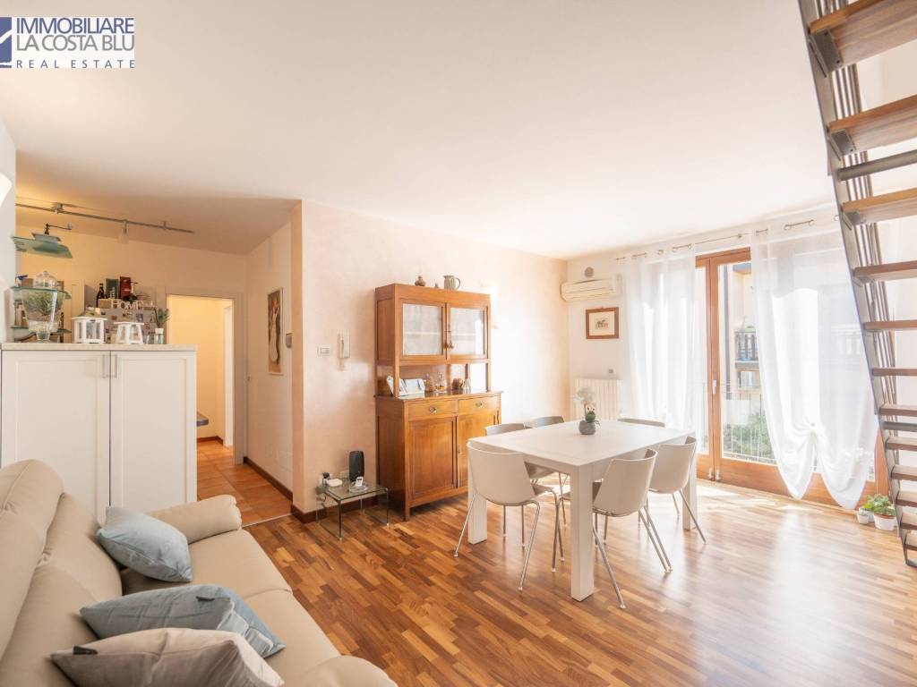 appartamento in vendita a Torri del Benaco