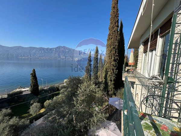 casa indipendente in vendita a Torri del Benaco in zona Pai