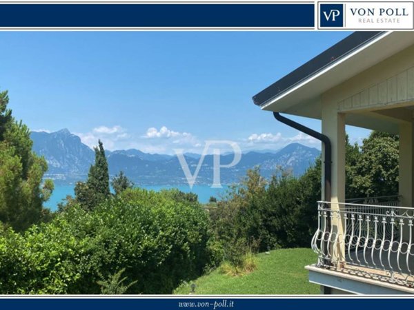 casa indipendente in vendita a Torri del Benaco