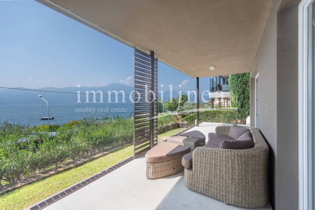 appartamento in vendita a Torri del Benaco in zona Pai