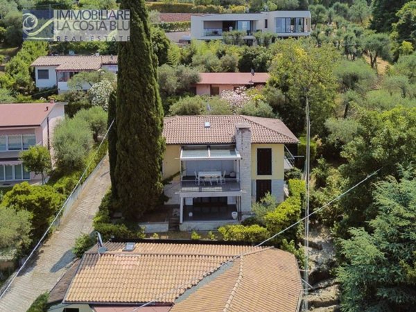 casa indipendente in vendita a Torri del Benaco in zona Albisano