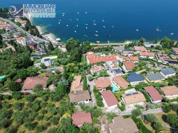 casa indipendente in vendita a Torri del Benaco