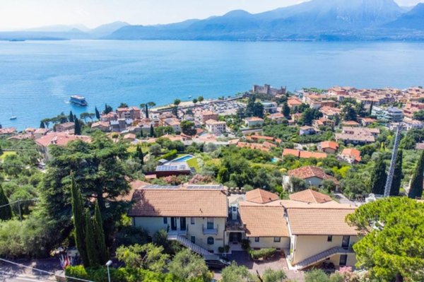 appartamento in vendita a Torri del Benaco in zona Albisano
