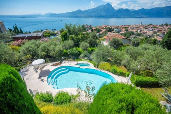 appartamento in vendita a Torri del Benaco in zona Albisano