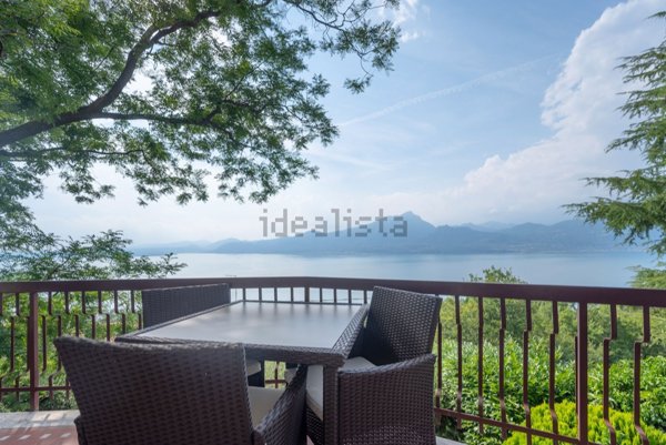 appartamento in vendita a Torri del Benaco in zona Albisano