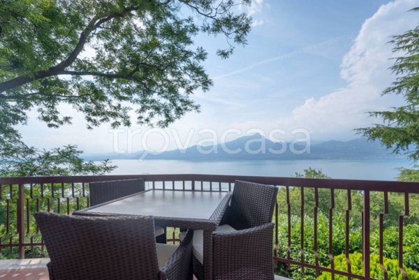 appartamento in vendita a Torri del Benaco in zona Albisano