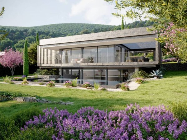 casa indipendente in vendita a Torri del Benaco