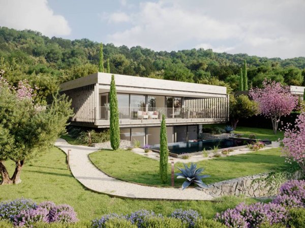 casa indipendente in vendita a Torri del Benaco