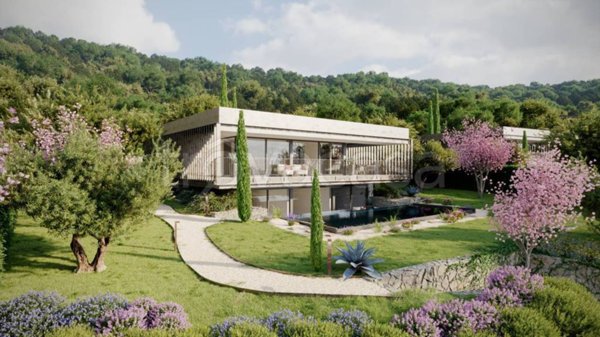 casa indipendente in vendita a Torri del Benaco