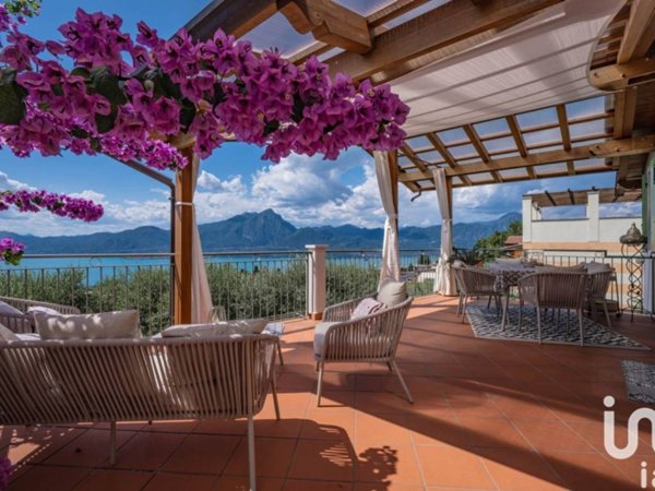 casa indipendente in vendita a Torri del Benaco in zona Albisano