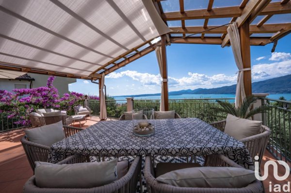 casa indipendente in vendita a Torri del Benaco in zona Albisano