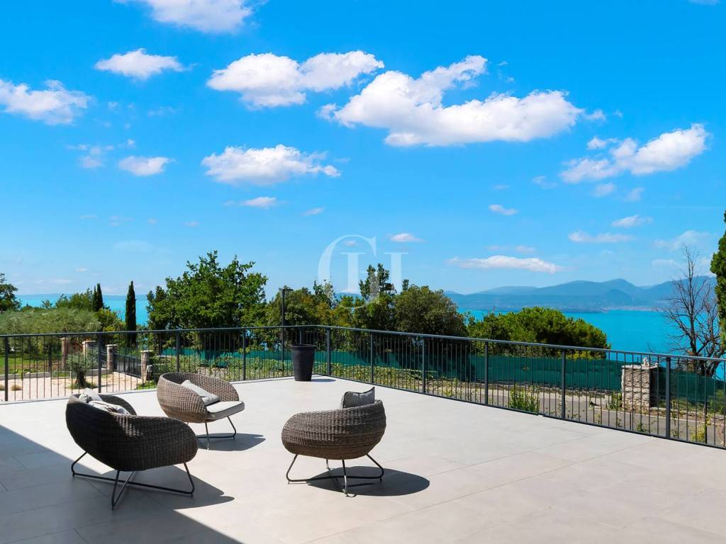 casa indipendente in vendita a Torri del Benaco in zona Albisano