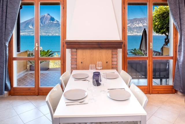casa indipendente in vendita a Torri del Benaco in zona Pai