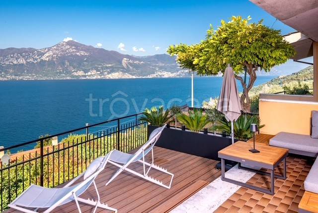 casa indipendente in vendita a Torri del Benaco in zona Pai