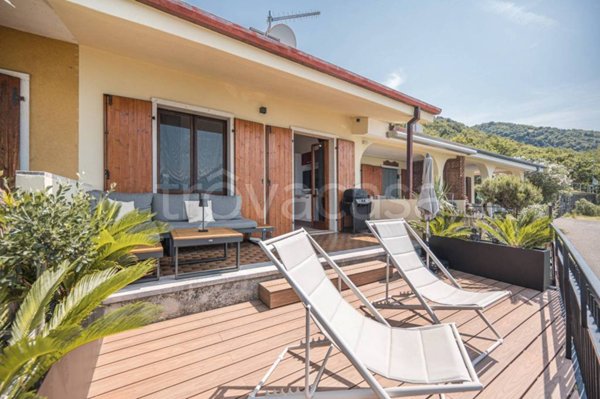 casa indipendente in vendita a Torri del Benaco in zona Pai