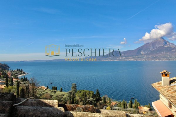 casa indipendente in vendita a Torri del Benaco in zona Pai