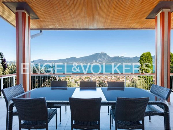 casa indipendente in vendita a Torri del Benaco