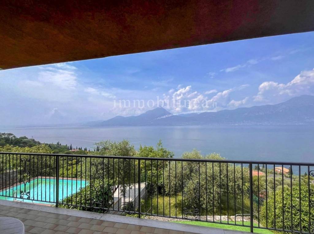 casa indipendente in vendita a Torri del Benaco in zona Pai