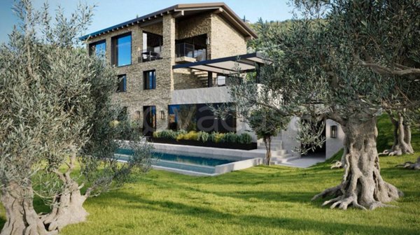 casa indipendente in vendita a Torri del Benaco