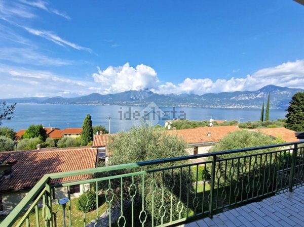 casa indipendente in vendita a Torri del Benaco