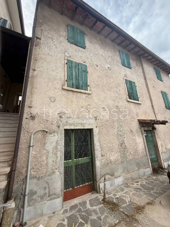 casa indipendente in vendita a Torri del Benaco in zona Albisano