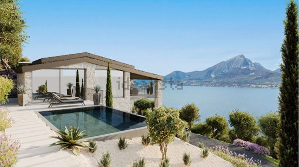 casa indipendente in vendita a Torri del Benaco