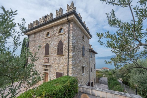 appartamento in vendita a Torri del Benaco