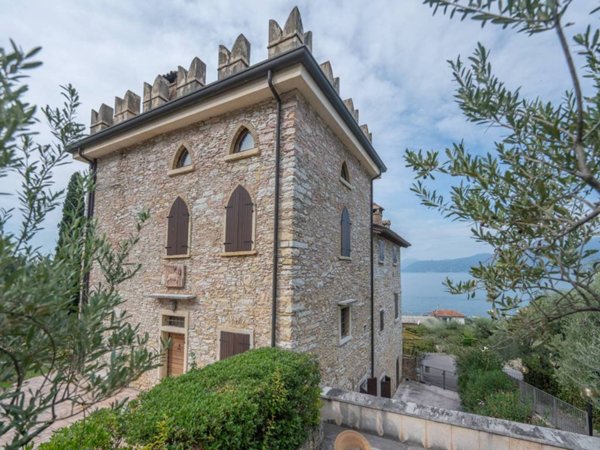 appartamento in vendita a Torri del Benaco