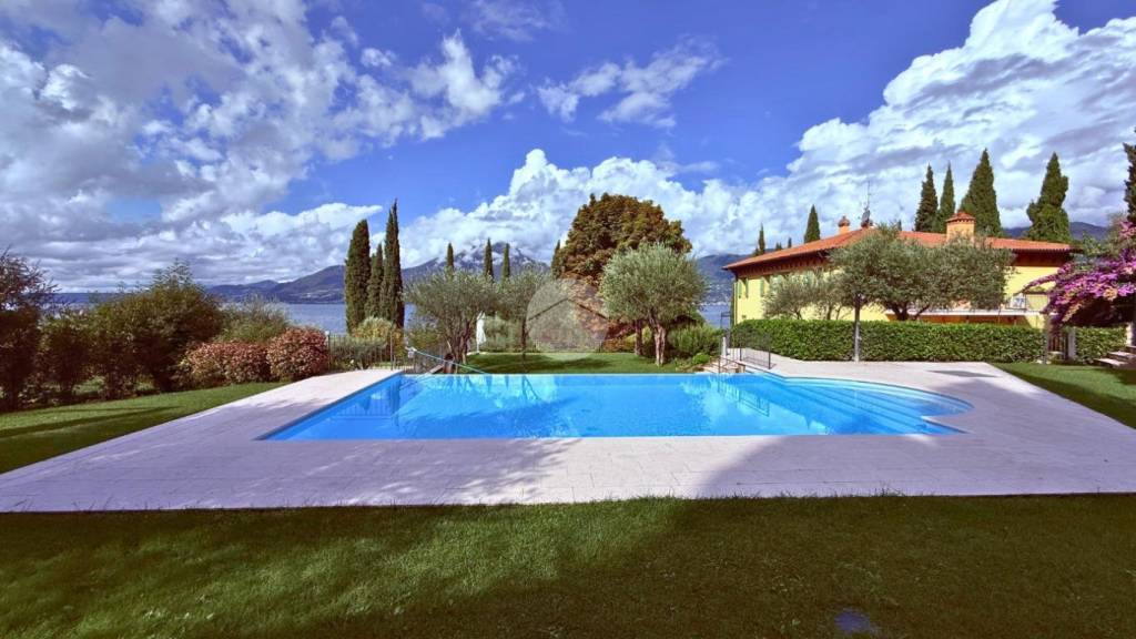 appartamento in vendita a Torri del Benaco in zona Pai