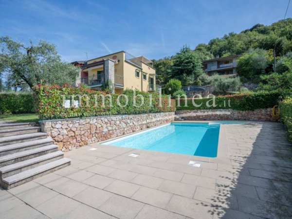 appartamento in vendita a Torri del Benaco in zona Albisano