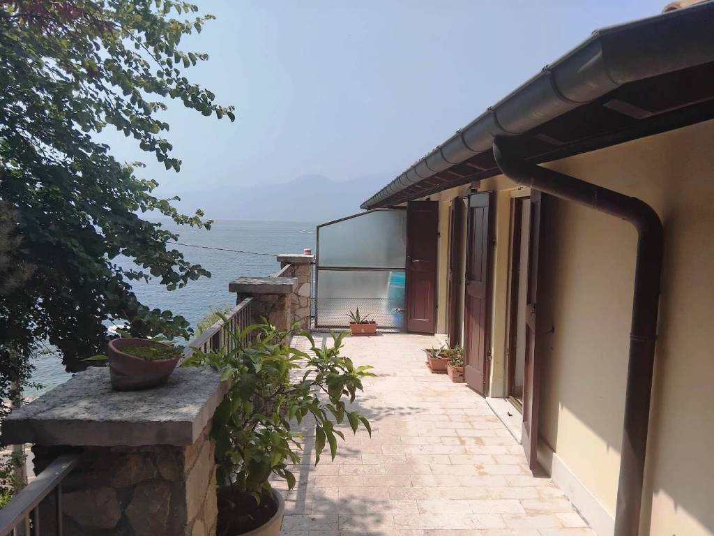 appartamento in vendita a Torri del Benaco