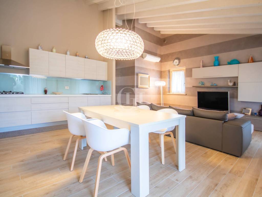 appartamento in vendita a Torri del Benaco in zona Albisano