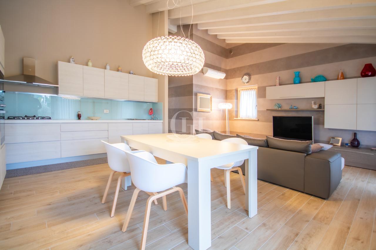 appartamento in vendita a Torri del Benaco in zona Albisano