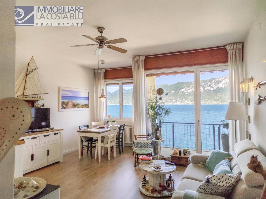 appartamento in vendita a Torri del Benaco in zona Pai