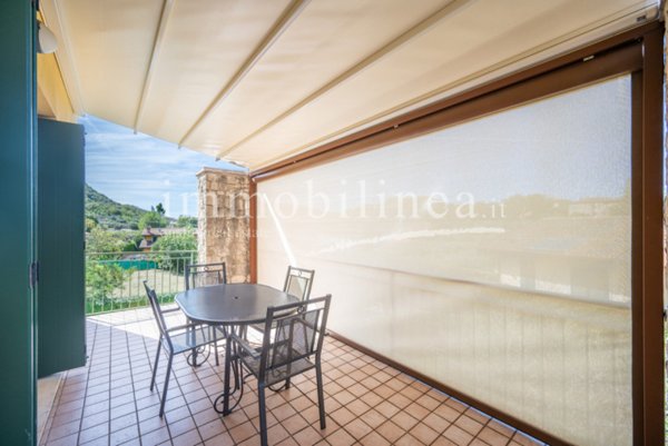 appartamento in vendita a Torri del Benaco in zona Albisano