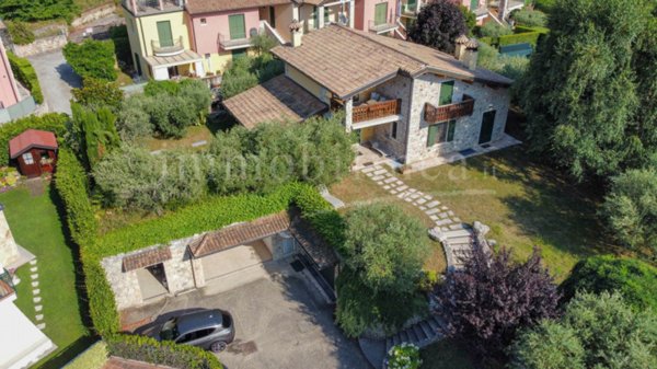 casa indipendente in vendita a Torri del Benaco in zona Albisano