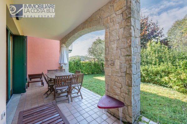 appartamento in vendita a Torri del Benaco in zona Albisano