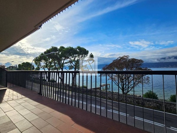 appartamento in vendita a Torri del Benaco in zona Pai