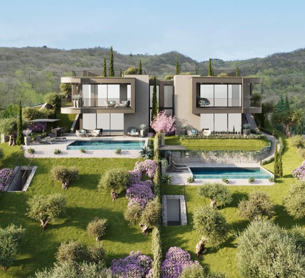 casa indipendente in vendita a Torri del Benaco