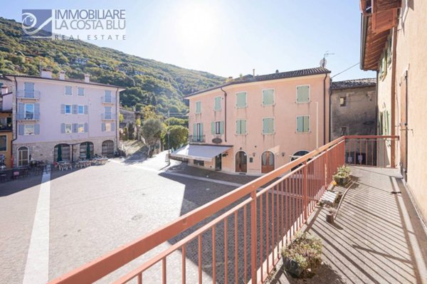 casa indipendente in vendita a Torri del Benaco in zona Pai