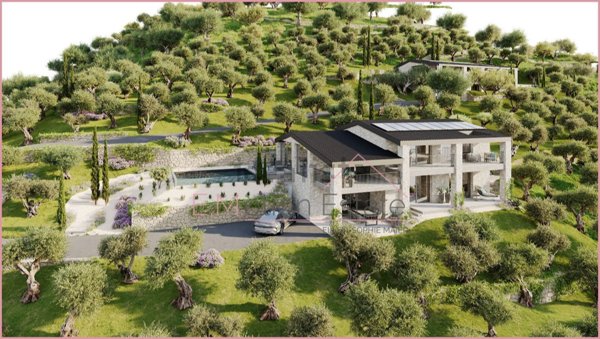 casa indipendente in vendita a Torri del Benaco