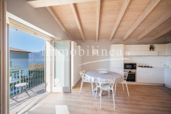 appartamento in vendita a Torri del Benaco in zona Albisano