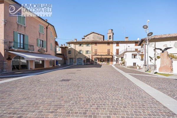 casa indipendente in vendita a Torri del Benaco in zona Pai