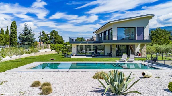 casa indipendente in vendita a Torri del Benaco in zona Albisano