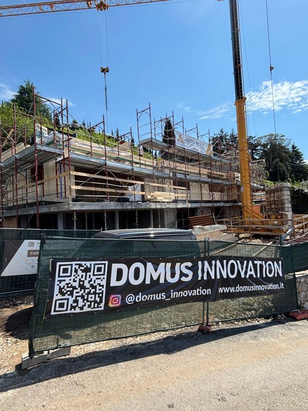 casa indipendente in vendita a Torri del Benaco