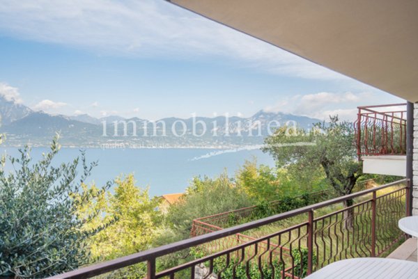 casa indipendente in vendita a Torri del Benaco