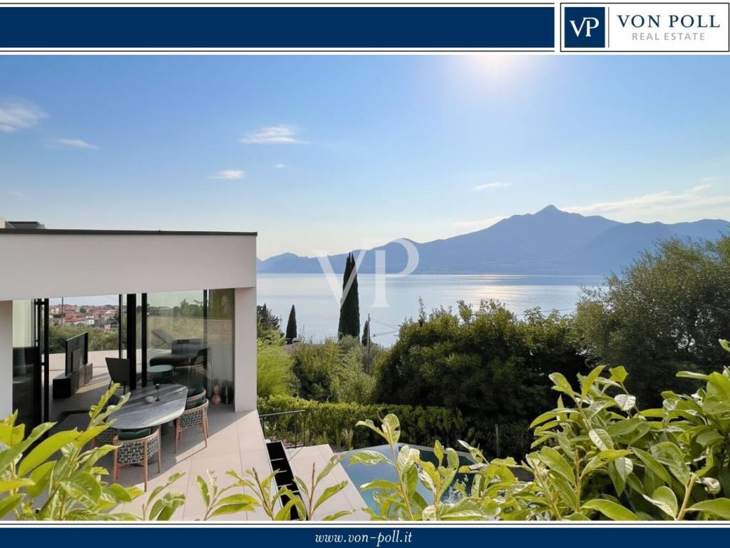 casa indipendente in vendita a Torri del Benaco