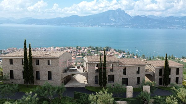appartamento in vendita a Torri del Benaco