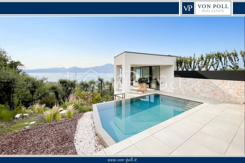 casa indipendente in vendita a Torri del Benaco