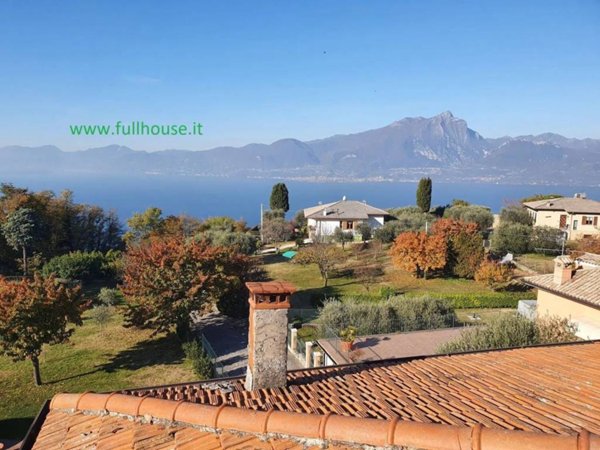 casa indipendente in vendita a Torri del Benaco